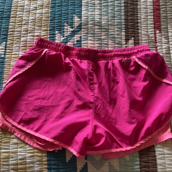 Women’s Danskin Now Shorts - Picture 4 of 5